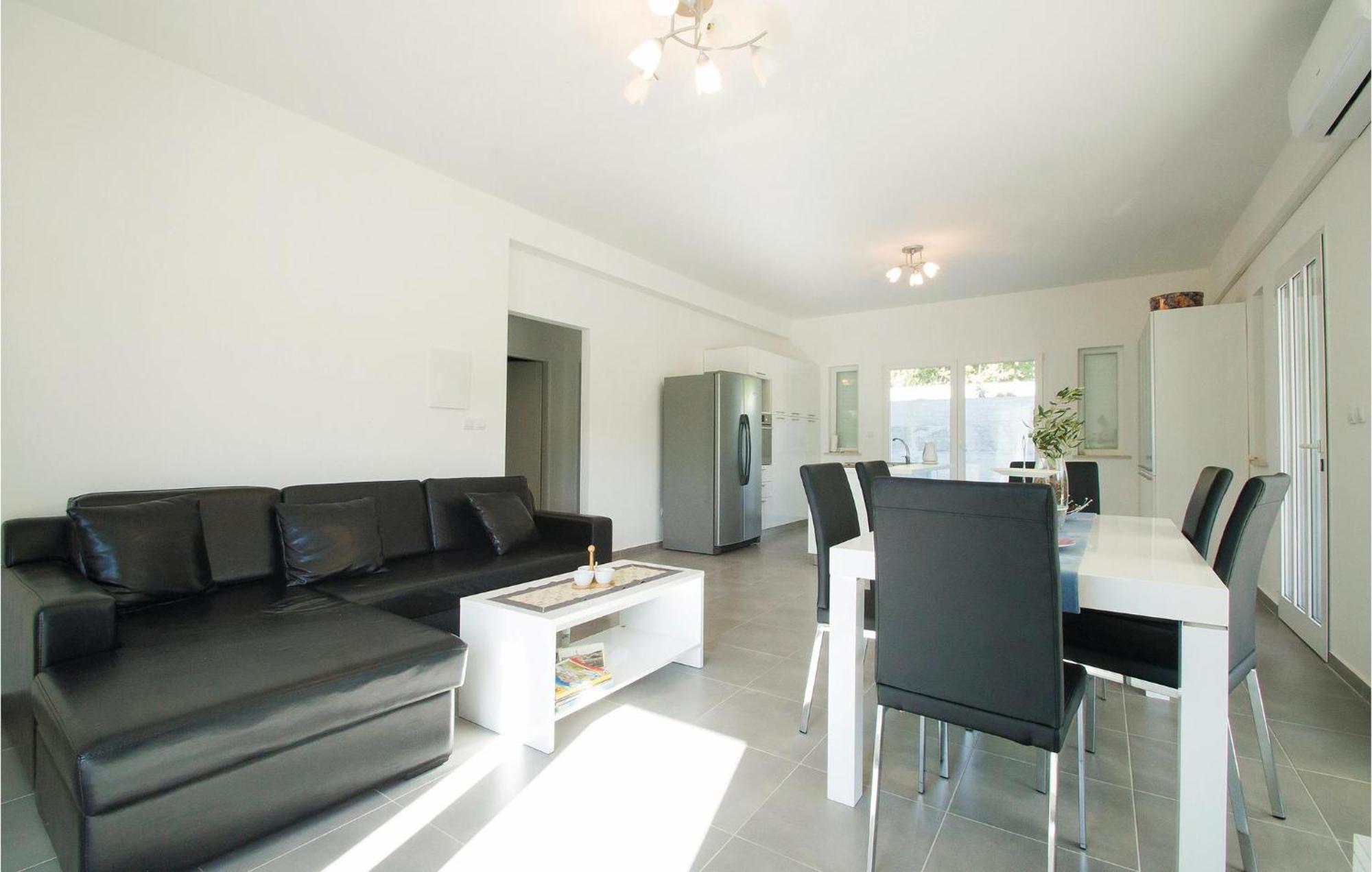 Stunning Apartment In Grscica With Kitchen Prizba Εξωτερικό φωτογραφία
